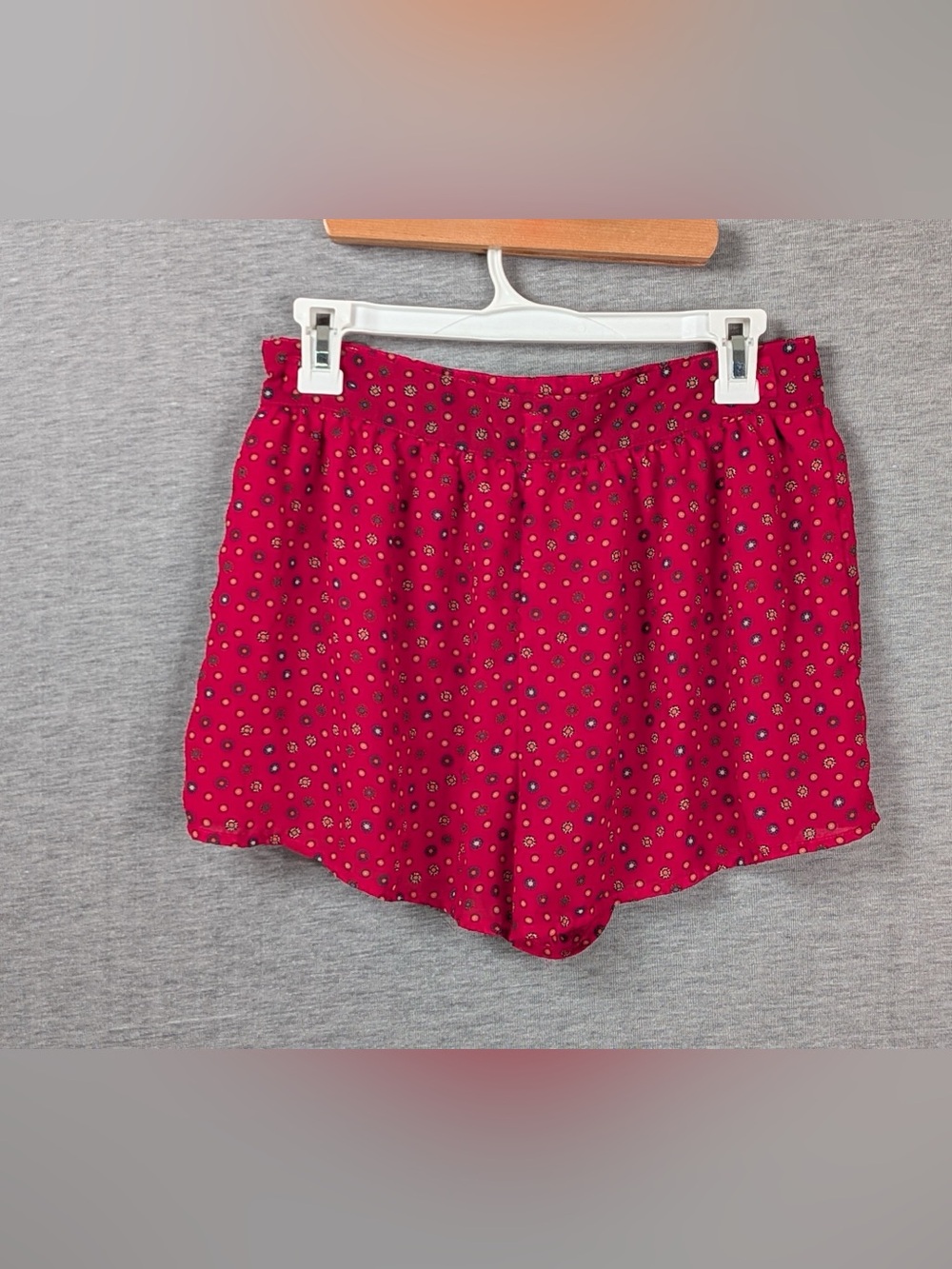 G:21 Red Flowy Shorts- missing belt - Picture 3 of 8